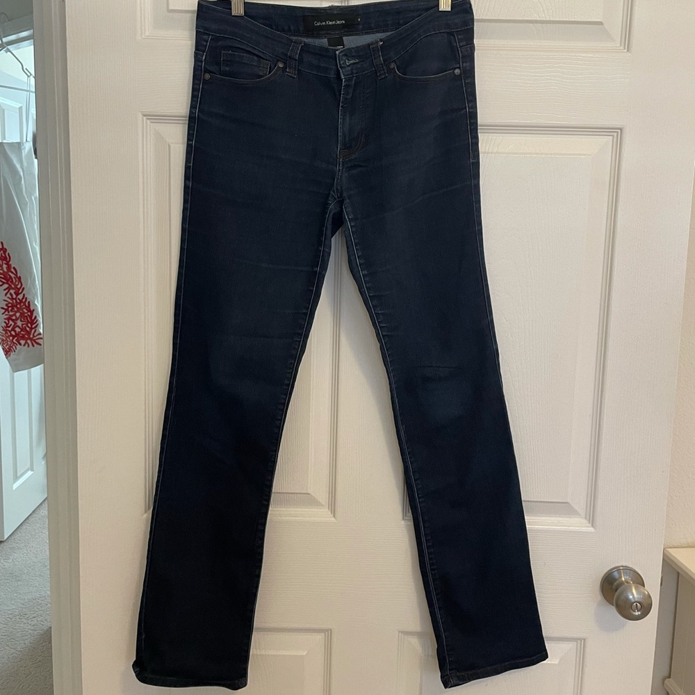 Calvin Klein size 6 ladies stretch straight leg jeans